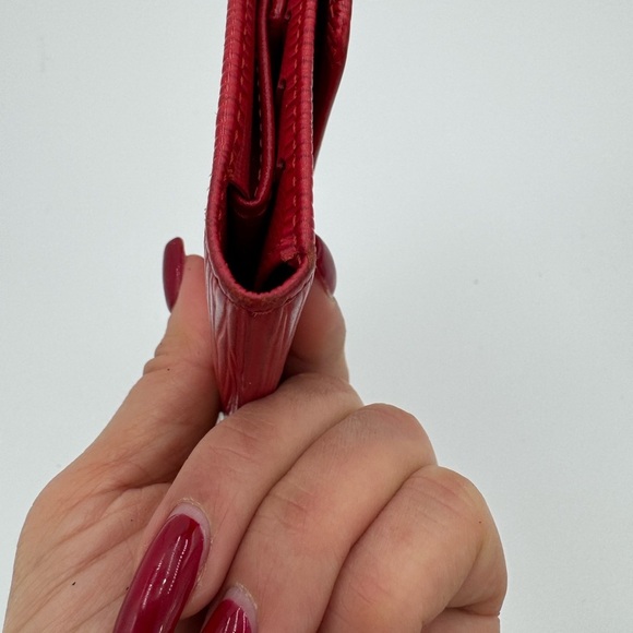 Authentic Louis Vuitton Red Epi Leather Porte Tresor
International Wallet - Picture 14 of 17